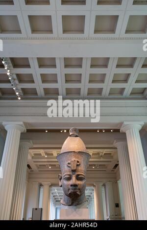 Statue d'Amenhotep III dans le British Museum, London, UK Banque D'Images