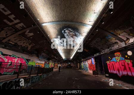 Street art à Leake Street tunnel, Londres, Royaume-Uni Banque D'Images