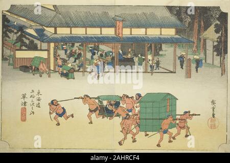 Utagawa Hiroshige. Kusatsu célèbre Poster House (Kusatsu, Meibutsu tateba), de la série Cinquante-trois Stations du Tokaido (Tokaido gojusan tsugi no uchi), également connu sous le nom de l'édition Hoeido Tokaido. 1828-1839. Le Japon. Estampe oban couleur ; Banque D'Images