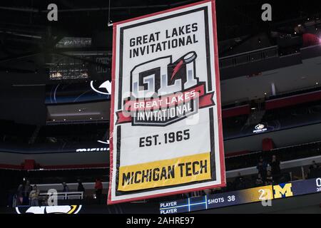 Detroit, Michigan, USA. 31 Dec, 2019. La bannière GLI après le match entre le Michigan et Michigan Tech à Little Caesars Arena, Detroit, Michigan. Michigan Tech a gagné le match 4-2. Crédit : Scott Hasse/ZUMA/Alamy Fil Live News Banque D'Images