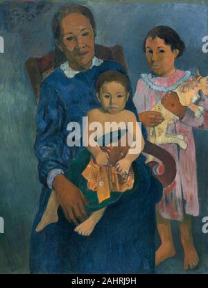 Paul Gauguin. Femme polynésienne avec les enfants. 1901. La France. Huile sur toile de lin dans ce tableau, le jeune garçon de la tour de la femme peut être le fils de Paul Gauguin, né à son amant tahitien Pahura. Le garçon a été nommé Emil après l'aîné de l'artiste enfant légitime. La femme plus âgée peut être la grand-mère du garçon. Cette composition rappelle l'image chrétienne de la Vierge Marie avec l'Enfant Jésus et les jeunes Saint Jean le Baptiste, bien qu'ici l'enfant plus âgé est probablement une fille. Banque D'Images