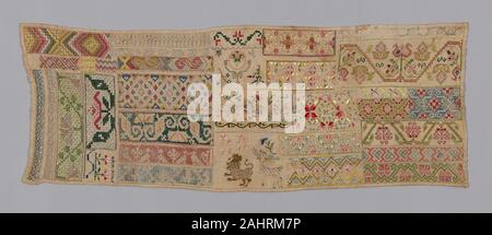 Échantillonneur. 1825-1875. México. Linge de maison, à armure toile, brodé de de soie en croix, une croix armés, flamme, tournant, tournant, double-ouverts carrés, travail et satin stitches ; drawnwork avec brodé de soie et lin en Aztec, boutonnière, chaîne, Coral, repriser, à l'ourlet et des points d'enclenchement Banque D'Images