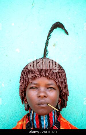 Portrait d'une femme de la tribu Hamer, vallée Omo, Ethiopie Banque D'Images