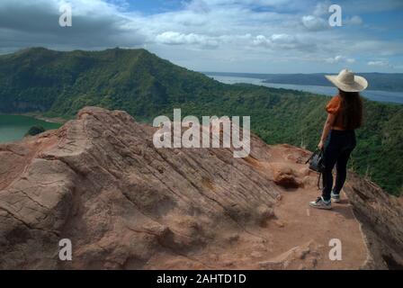 Sur le tourisme haut de volcan Taal, Talisay, province de Batangas, Philippines. Banque D'Images