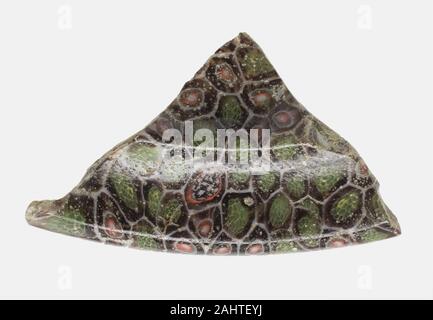 Ancienne cité romaine. Fragment d'une tasse. 100 BC-AD 100. L'Empire romain. Une technique de mosaïque de verre, Banque D'Images