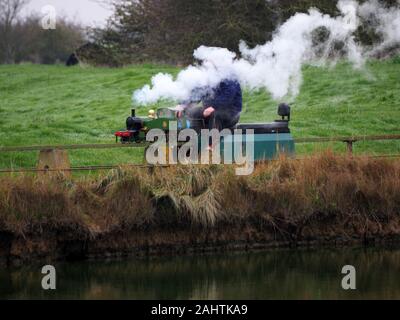 Sheerness, Kent, UK. 1er janvier 2020. L'ingénierie et le modèle Miniature Sheppey Society a organisé un jour de l'an s'exécuter sur leur piste à Barton's Point, Sheerness, Kent aujourd'hui. Credit : James Bell/Alamy Live News Banque D'Images