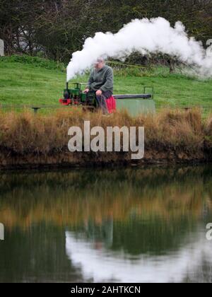 Sheerness, Kent, UK. 1er janvier 2020. L'ingénierie et le modèle Miniature Sheppey Society a organisé un jour de l'an s'exécuter sur leur piste à Barton's Point, Sheerness, Kent aujourd'hui. Credit : James Bell/Alamy Live News Banque D'Images