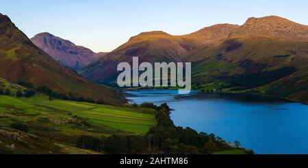 Yewbarrow, Grand Gable, Lingmell, Scafell Pike, SCA Fell & Wast Water, Lake District Banque D'Images