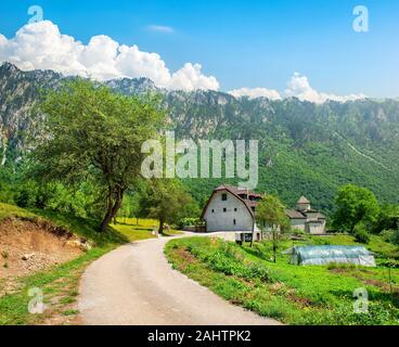 Ancien monastère de Donja Dobrilovina dans les montagnes du Monténégro Banque D'Images