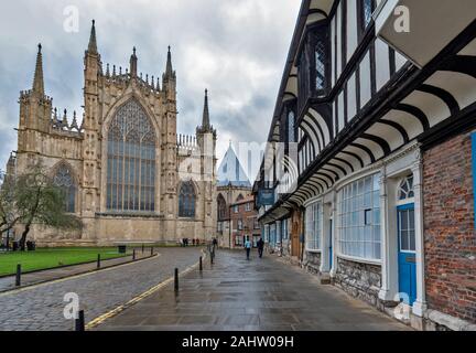 YORK MINSTER ET L'ANGLETERRE ST WILLIAMS COLLEGE EN BOIS EN CONSTRUCTION, rue College Banque D'Images