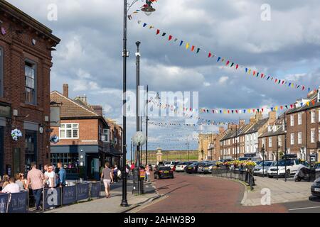 Bars sur la rue Front, Tynemouth, Tyne et Wear, Angleterre, Royaume-Uni Banque D'Images