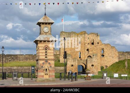 Tynemouth Priory et château, rue Front, Tynemouth, Tyne et Wear, Angleterre, Royaume-Uni Banque D'Images