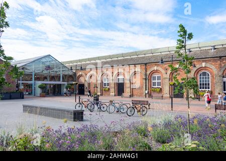 Entrée de Swindon Designer Outlet Stores, Swindon, Wiltshire, Angleterre, Royaume-Uni Banque D'Images