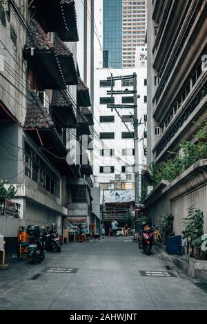 Scène de rue dans la région de Poblacion, Makati, à Manille, Philippines Banque D'Images