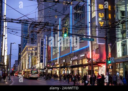 Le centre-ville de Vancouver la nuit, Colombie-Britannique, Canada Banque D'Images