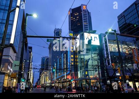 Le centre-ville de Vancouver la nuit, Colombie-Britannique, Canada Banque D'Images