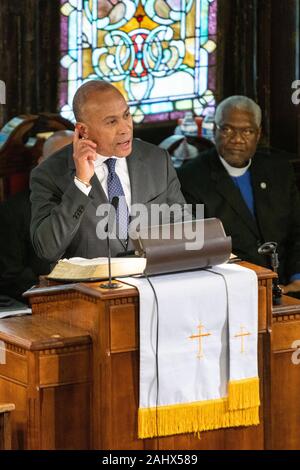 Charleston, États-Unis. 01 janvier, 2020. La présidence démocratique Gov. Deval Patrick du Massachusetts, à l'historique des adresses paroissiens mère Emanuel AME Janvier 1, 2020 à Charleston, Caroline du Sud. Le service a célébré la Journée de l'émancipation, à l'occasion de la suppression de l'esclavage aux États-Unis. Crédit : Richard Ellis/Alamy Live News Banque D'Images