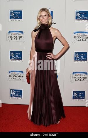 NEW YORK - 27 SEPT : Chandra Janway, épouse de Jimmie Johnson, assiste à la fondation de NASCAR 2016 Gala rend hommage au Marriott Marquis le 27 septembre 2016. Banque D'Images