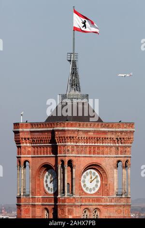 Tour de l'Hôtel de Ville Rouge (Rotes Rathaus) au centre de Berlin (Mitte), Allemagne Banque D'Images