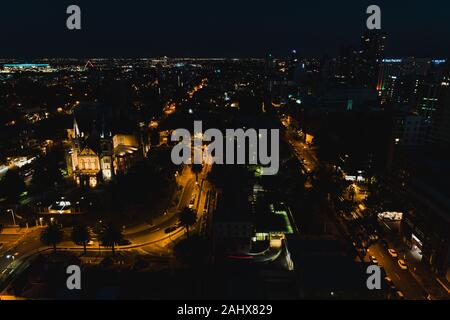 PERTH, AUSTRALIE - Décembre 24th, 2019 : la ville de Perth CBD par nuit d'en haut Banque D'Images