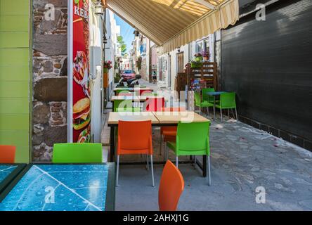 Grèce, Athènes - 31 MAI : Kardamena est une petite ville sur la côte sud de Kos et dispose de tous les ingrédients d'une grande plage de vacances. Dans la rue centrale du marché m Banque D'Images