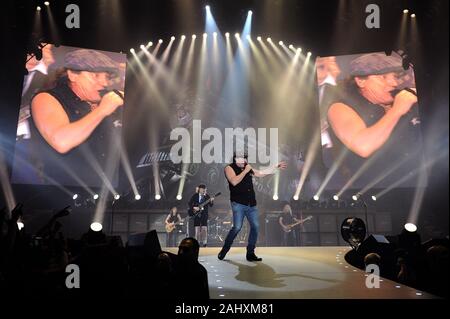 Milano Italie 19/03/2009 : concert Live d'AC/DC au Mediolanum Forum Assago de Brian Johnson,pendant le concert Banque D'Images