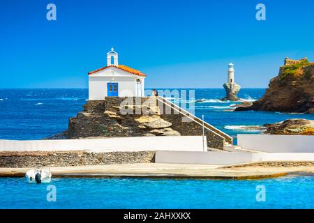 Voir d'Andros, magnifique île des Cyclades, Grèce Banque D'Images