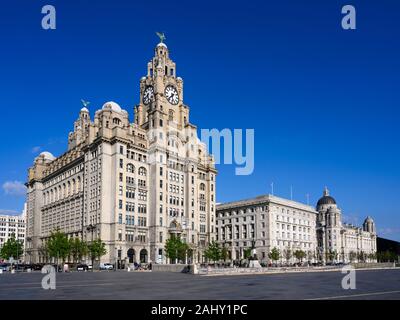 Les trois grâces, dont le Royal Liver Building, sont des bâtiments historiques sur Pier Head, Liverpool, Angleterre, Royaume-Uni. Banque D'Images