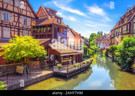 Belle vue sur la ville historique de Colmar, également connu sous le nom de la Petite Venise, Colmar, Alsace, France Banque D'Images