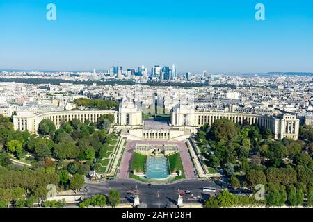 Vue aérienne du Palais de Chaillot et les Jardins du Trocadéro à Paris, France. Banque D'Images