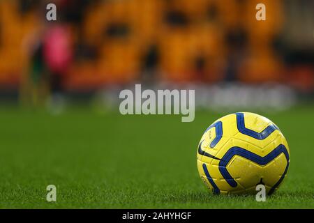 Merlin Hi-Vis Nike T-90 hiver match ball - Norwich City v Wolverhampton Wanderers, Premier League, Carrow Road, Norwich, UK - 21 décembre 2019 Editorial N'utilisez que des restrictions s'appliquent - DataCo Banque D'Images