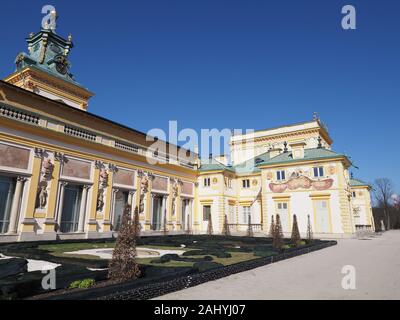 Salon de jardin et côté du palais pittoresque de Jean III Sobieski de Wilanow à Varsovie Capitale de la Pologne Banque D'Images