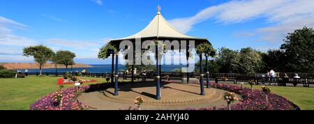 Le kiosque en Crescent Gardens, Filey town, North Yorkshire, England, UK Banque D'Images