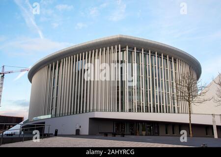 La VILLE DE LUXEMBOURG, LUXEMBOURG, LE 19 JANVIER 2018 : Vue de la Salle de Concerts Grande-Duchesse Joséphine-Charlotte, également connu sous le nom de Philharmonie Luxembourg, Banque D'Images
