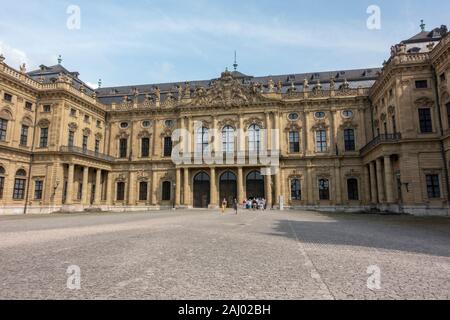 La Résidence Côté Place De La Résidence Würzburg (Würzburger Residenz), Würzburg, Bavière, Allemagne. Banque D'Images