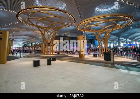 Design intérieur de l'hall de départ dans la nouvelle l'aéroport d'Istanbul Banque D'Images