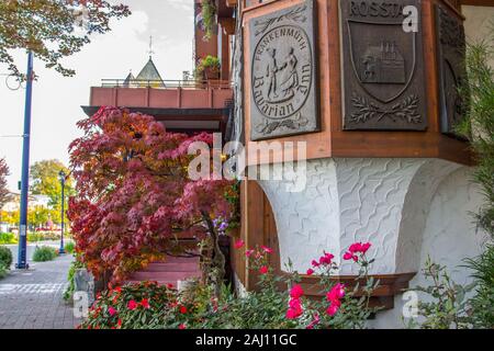 Extérieur de la célèbre auberge bavaroise dans le centre-ville de Frankenmuth. Le restaurant à thème allemand est célèbre pour tout ce que vous pouvez manger des dîners au poulet. Banque D'Images