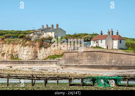 Chalets de la garde côtière au Seven Sisters Country Park, East Sussex, Angleterre, Royaume-Uni Banque D'Images