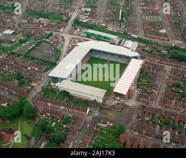 Une vue aérienne de la ville de Coventry Highfield Road terrain de football en 1994, West Midlands, Royaume-Uni Banque D'Images