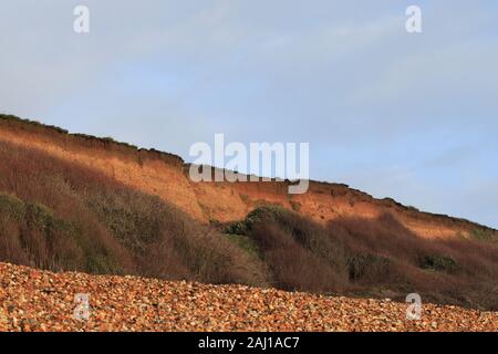 L'érosion côtière sur Hordle Falaise, 24 décembre 2019, Lymington, Hampshire, Royaume-Uni Banque D'Images