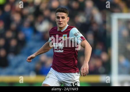 1er janvier 2020, Turf Moor, Burnley, en Angleterre, Premier League, Burnley v Aston Villa : Ashley Westwood (18) de Burnley au cours du jeu. Crédit : Richard Long/News Images Banque D'Images