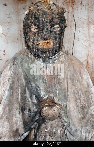 En dehors d'une protection de Voodoo Legba house, Togoville, Togo, Afrique de l'Ouest, l'Afrique Banque D'Images