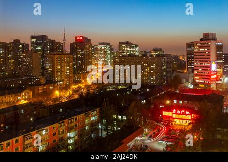 Portrait de la ville, près du zoo de Beijing au crépuscule, Beijing, République populaire de Chine, l'Asie Banque D'Images