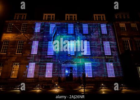 Edinburgh, Royaume-Uni. Mon 1er janvier 2020. La soirée d'ouverture du "Message du ciel : le littoral", un recueil de lettres à l'Écosse de réfléchir sur notre relation avec nos mers, des eaux et des côtes et de notre patrimoine maritime. Cette projection est "gardiens" qui a lieu à la Northern Lighthouse Board sur la rue George et dispose de l'écrivain Charlotte Runcie, designer Kate Charte, musique par Pippa Murphy et narration par Francis Cabrel. Banque D'Images