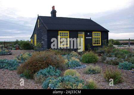 Prospect Cottage ancienne maison de cinéaste, peintre, jardinier, écrivain et militante Derek Jarman, Dungeness, Kent, Angleterre. Banque D'Images