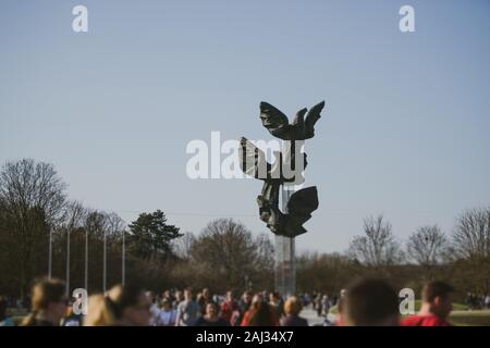 Monument de l'acte polonais sous la forme de trois aigles Banque D'Images