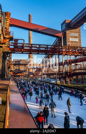 Patinoire à la cokerie Zollverein, site du patrimoine mondial de Zollverein, Essen, Allemagne, Banque D'Images