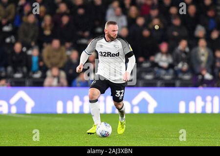 DERBY, ANGLETERRE - 2 janvier Wayne Rooney (32) de Derby County au cours de la Sky Bet Championship match entre Derby County et Barnsley au Derby Pride Park, le jeudi 2 janvier 2020. (Crédit : Jon Hobley | MI News) photographie peut uniquement être utilisé pour les journaux et/ou magazines fins éditoriales, licence requise pour l'usage commercial Crédit : MI News & Sport /Alamy Live News Banque D'Images