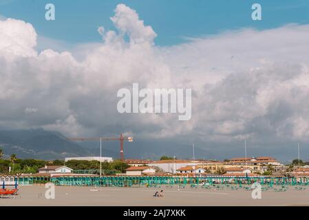 Del de Forte dei Marmi, plage populaire en Italie Banque D'Images