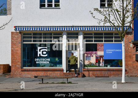 Büro Deutsche Wohnen, Fritz-Reuter-Allee, Hufeisensiedlung, Britz, Neukölln, Berlin, Deutschland Banque D'Images